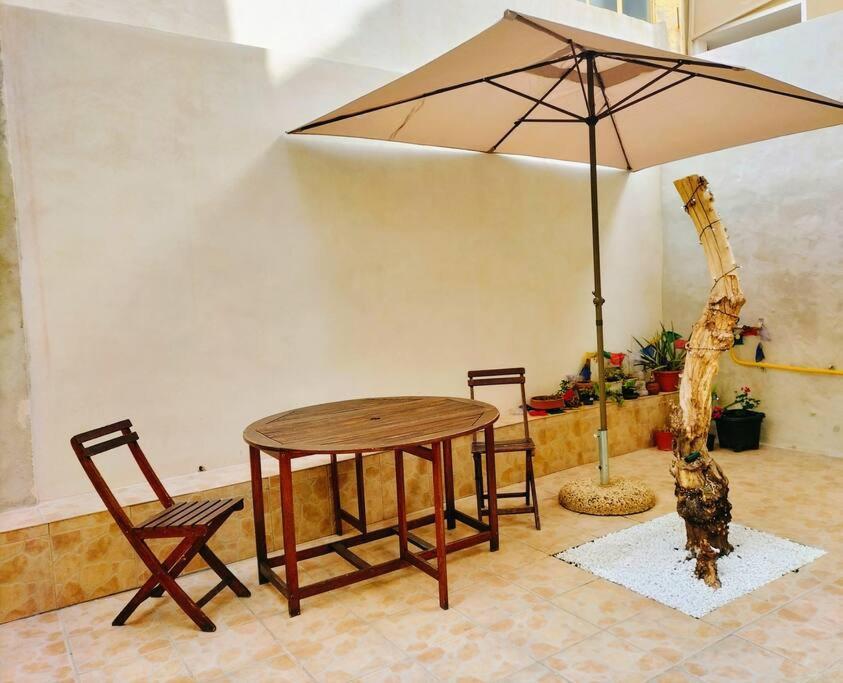 Casa Marta Apartment Каляри Екстериор снимка